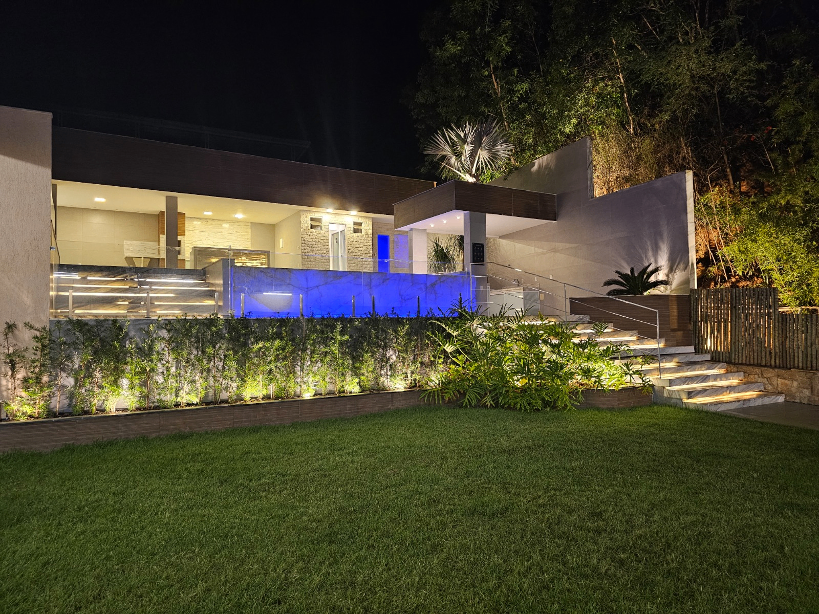 Jardim central 15×15 m